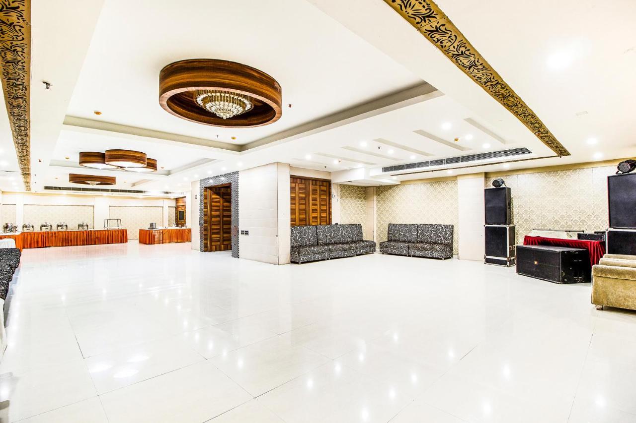 Fabhotel Le Monarque Чандигарх Экстерьер фото