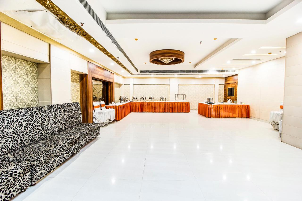 Fabhotel Le Monarque Чандигарх Экстерьер фото